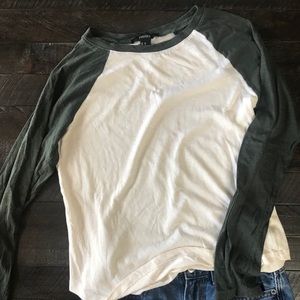 F21 GREEN LONG SLEEVE BASEBALL T-SHIRT